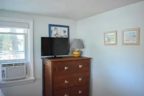 1 Ocean -Charming Cottage mit abgeschirmter Veranda und Terrasse. 3 Meilen zum Strand von Haigis - Image 2
