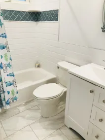4 Bedroom, 4 Bathroom Charmer! 1 block from the Beach - Image 5