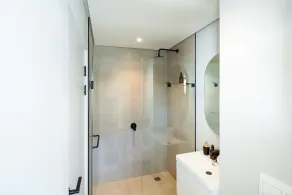 Umhlanga Sea Views l Steam Room l Aircon - Image 4