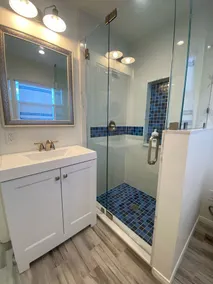 Cozy Beach Cottage -Private Patio & AC Walk to Beach, Pier, Shops & Restaurants - Image 3