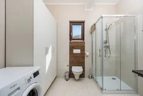 Rymlig modern villa med pool i ett lugnt område nära Pula - Image 2