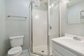 Welcome to Bigelow’s Water View Bungalow – Your Lake Retreat - Image 4