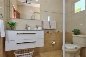 Amazing Modern and very Clean Vacation Villa -EMERALD AREA -3 minutes from beach - Image 3