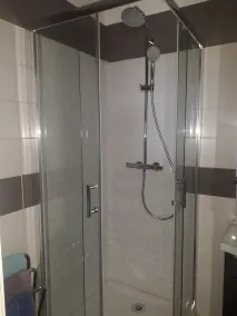 Studio entièrement équipé avec parking et balcon dans résidence sécurisée - Image 3