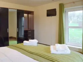 3 bedroom accommodation in Kidwelly - Image 3