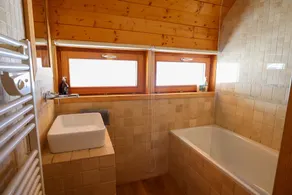 Fantastisk beliggenhed, egen forplejning chalet Sleeping 8, 4 soveværelser 3 badeværelser - Image 5