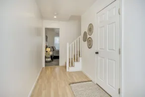 Modern Home in downtown Middletown! Walk to shops & restaurants! - Image 2