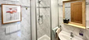 Apartment with 1 sep. Bedroom in idyllic location, terrace, 45sqm - Image 2