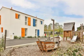 Picturesque 6-Person Duplex Oasis - Image 5