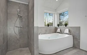 5 Bedroom Lovely Home In Glesborg - Image 3