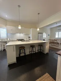 Vintage Beach ESTATE House Studio & Cottage - Image 4