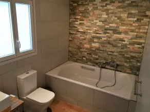 Spacious holiday home with private pool, internet, air conditioning - Image 4