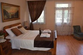 Minoa Downtown Garden Villa - Image 2
