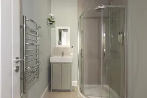 Appartement-Standard-SDB privée avec douche-Vue sur Rue-Ground Floor - Image 2