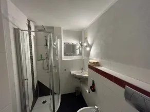 Charming 1-room apartment - Image 2