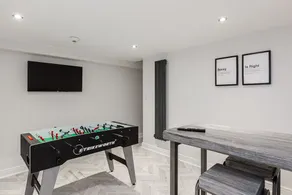 Modern Central Liverpool Home - Sleeps 12 with Free Parking - Image 4