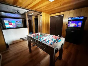 VT escape for all occasions w/ New Kitchen, Game Rooms, Media Lounge, Chimney Hill Clubhouse Access! - Image 2