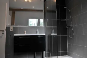 Casa moderna de 120m², localização central, até 10 p. - Image 4