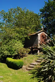 Gondomar Hus med have og pool tæt på stranden og bjergene - Image 4