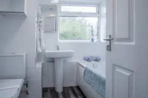 Harbour Court - 2 Bedroom Apartment - Saundersfoot - Image 3