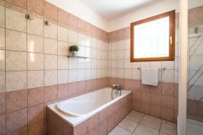 Entspannende Villa in der Nähe von See und Stränden - Image 3