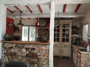 Joli mas Provençal Avec Piscine Privée sur un Grand Terrain Clos Pour 6 à8 Pers - Image 4