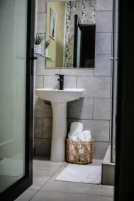 Villameyer Lodge - Image 4