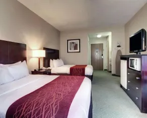 Columbia Inn & Suites - Image 3