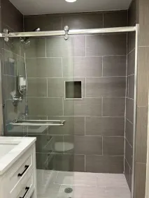Spacious 2nd fl 4 bedroom 2 bath  apartment - Image 5