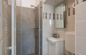 Pet Friendly Home In Labin - Image 3