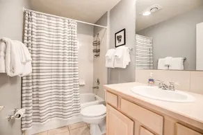Kingdom Park Townhome: Nice Space, On Shuttle Route - Image 3