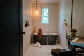 Maison Huberdeau – Design, River, Spa & Tremblant 18 min - Image 4