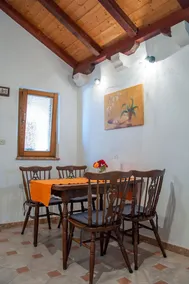 1-Zimmer-Ferienwohnung mit Balkon und Meerblick Pucisca, Brac (A-5625-a) - Image 4