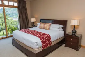 Luxurious Condominium 1 - 3 bedrooms available - Image 5