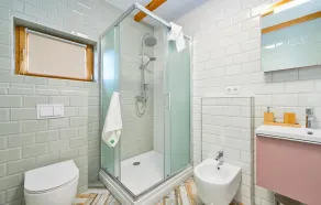 Beautiful Home In Lonjica With Wifi - Image 4