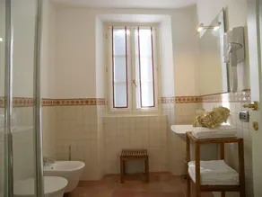 Villa - Image 2