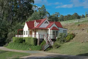 CRABTREE RIVERFRONT COTTAGES 2 cottages EMILY & ELIZA COTTAGES Beautiful riverfront peaceful location RELAX & ENJOY - Image 5