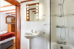 Hendra Barn - Traditional Converted Barn - Image 5