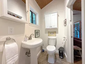 Guerneville~Romantic Cottage~Hot Tub~Dog Friendly~Russian River~Fire Table! - Image 2