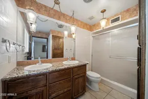The Team Ropers Ranch House - Image 3