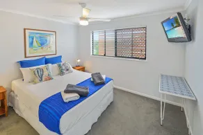 Serene 3BR Beachfront Retreat – Relax & Reconnect - Image 5
