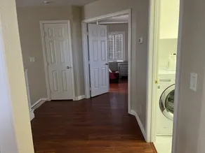 4 BR centrally located House - 10 Minutes From The Strip - Image 3