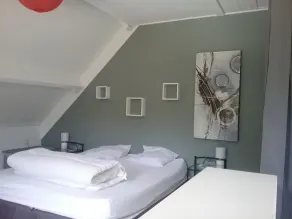 Ruhiges Haus mit privatem Pool mit einzigartigem Blick auf das Grün - Image 5