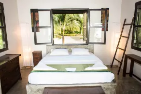Luksus villa, privat strand, infinity pool. Fuldt repareret. Smukke solnedgange - Image 3