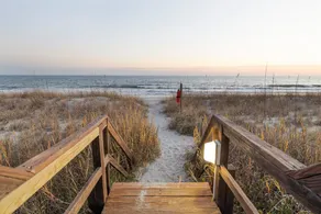Oceanside Condo Complex- Pine Knoll Shores- Steps to Beach & Pool - Image 5
