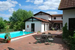 Comfortable apartment in quaint holiday village - Image 2
