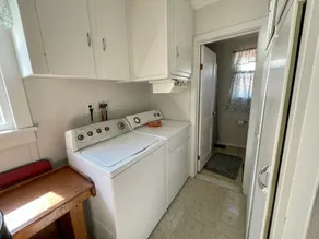 1920's Farmhouse with antique charm and quiet comfort.  Wineries, skiing, more! - Image 2