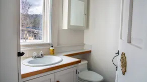 Waterfront, Swimming Hotspot, Private Down Town Location, Farmhouse - Image 5