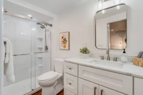 Hot Tub, Central Location, Stylish, 2BR/1BA - Image 5