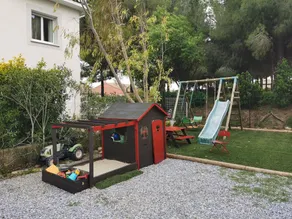Wooden house with swimming pool - Image 2